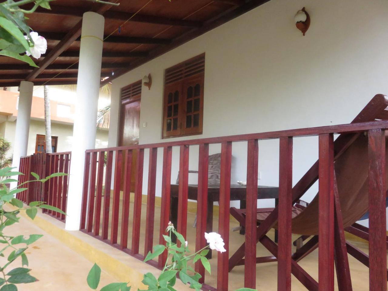 Beach Lagoon Guesthouse Tangalle Extérieur photo